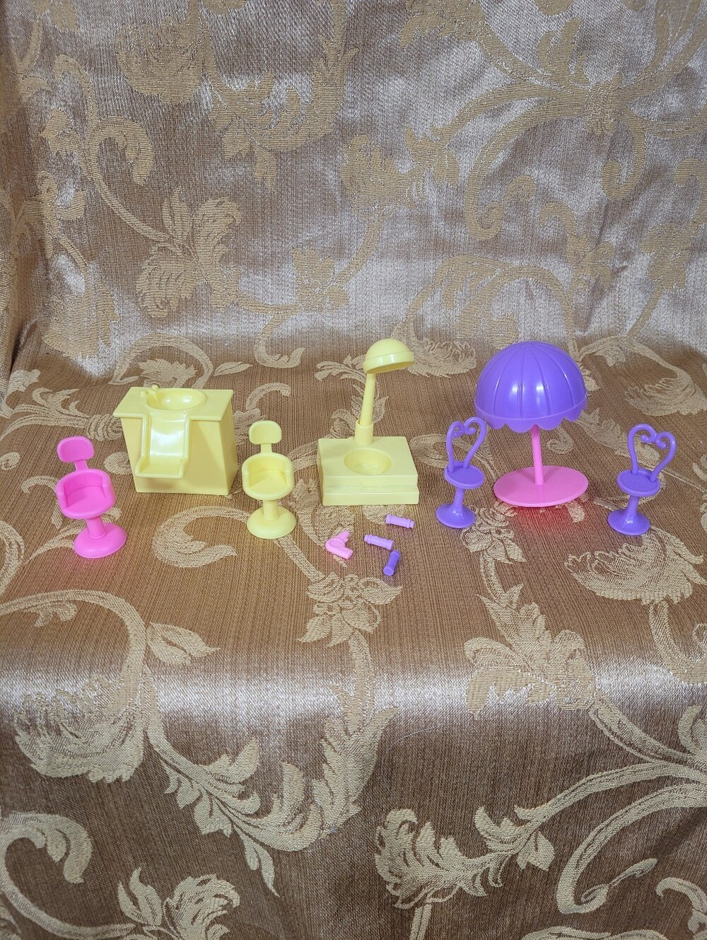 Minature Doll Furniture 90s Plastic Salon Beauty Parlour